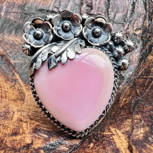 Hand Crafted Jewelry - 925 Sterling Silver Queen Conch Heart Floral Ring Size 8 Southwestern Statement